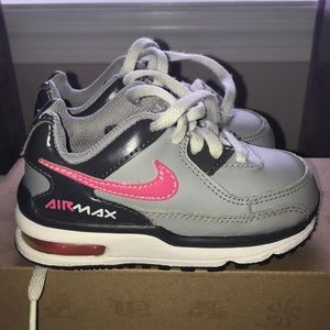 Toddler girl Nike air max’s. New!